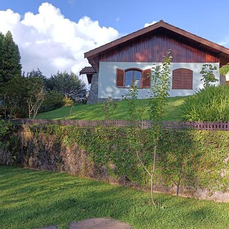 Quinta Das Flores Hospedaria Кампус-ду-Жордау Экстерьер фото